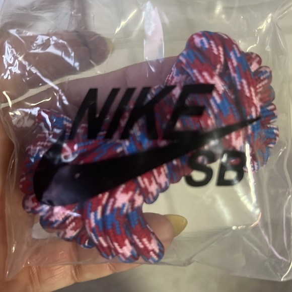 Nike Dunk Low OG SB QS x Parra size 9 - only worn once, box included - Picture 7 of 7